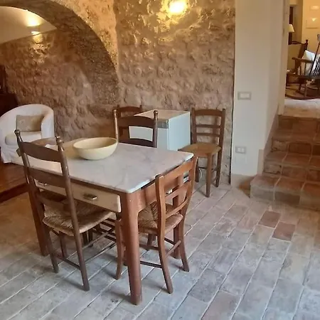 L' Arco E La Pietra - Residenze Di Montagna Apartment Calascio