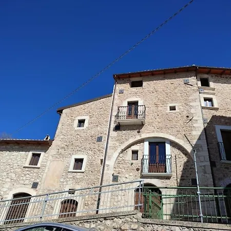 L' Arco E La Pietra - Residenze Di Montagna *